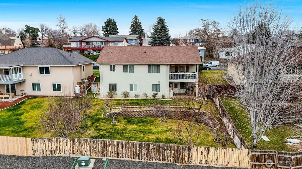 Photo of 950 S Garden Drive, Moses Lake, WA 98837 (MLS # 2471145)