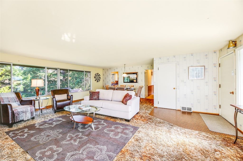Photo of 1224 SW Normandy Terrace, Normandy Park, WA 98166 (MLS # 2209291)