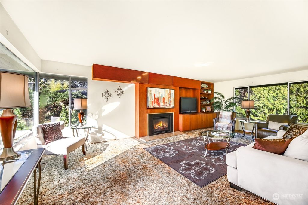 Photo of 1224 SW Normandy Terrace, Normandy Park, WA 98166 (MLS # 2209291)