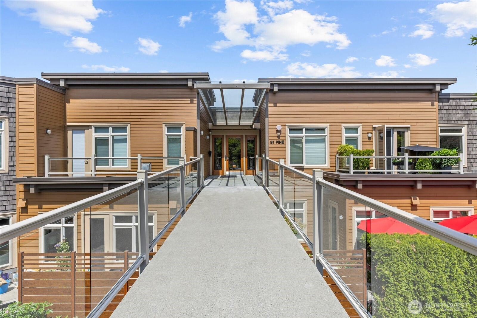 31 Pine Street 102