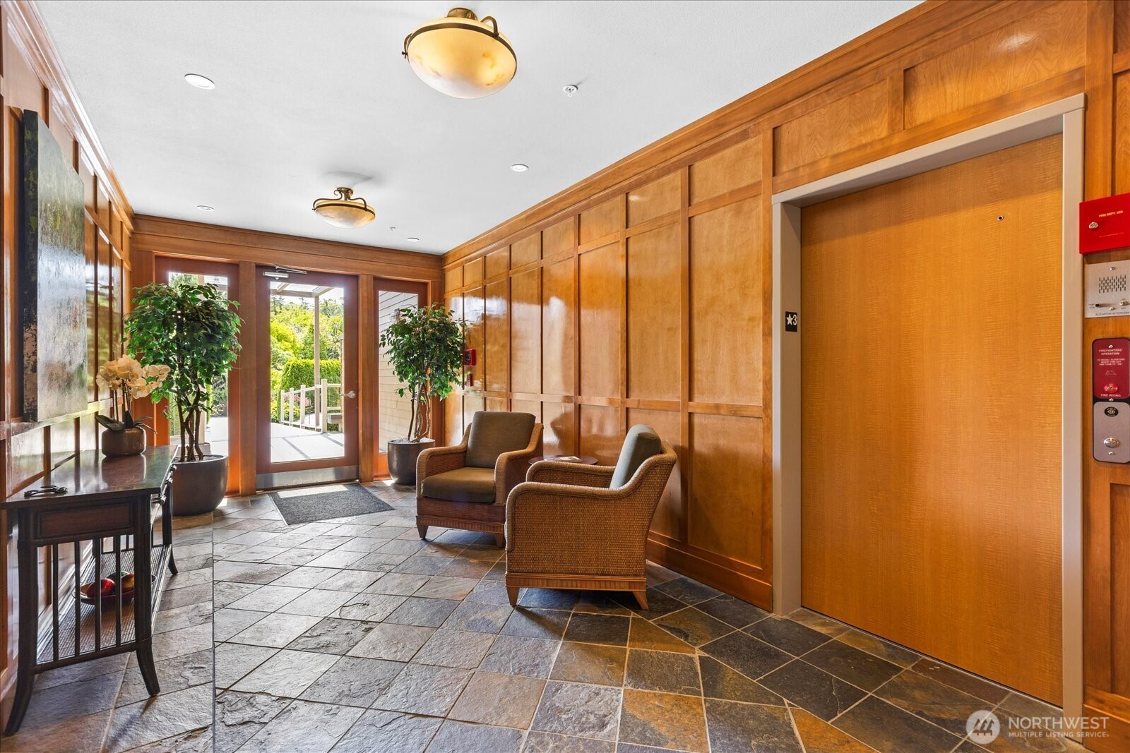 31 Pine Street 102
