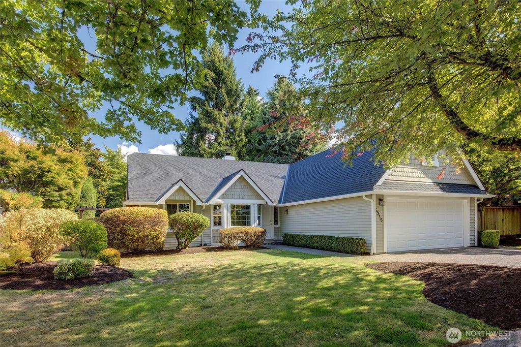 Photo of 6216 108th Place NE, Kirkland, WA 98033 (MLS # 2587361)