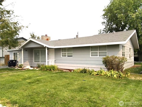 Photo of 2607 W Texas Street, Moses Lake, WA 98837 (MLS # 2564536)