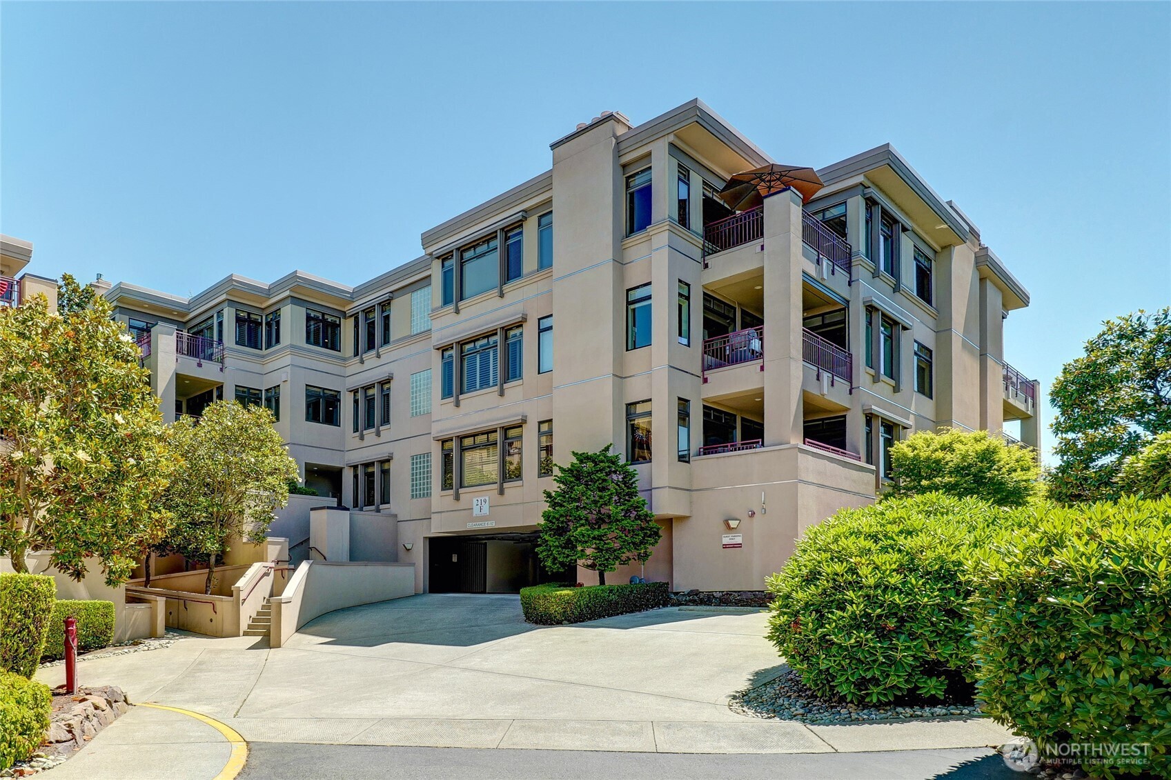 219 5th Avenue S F304