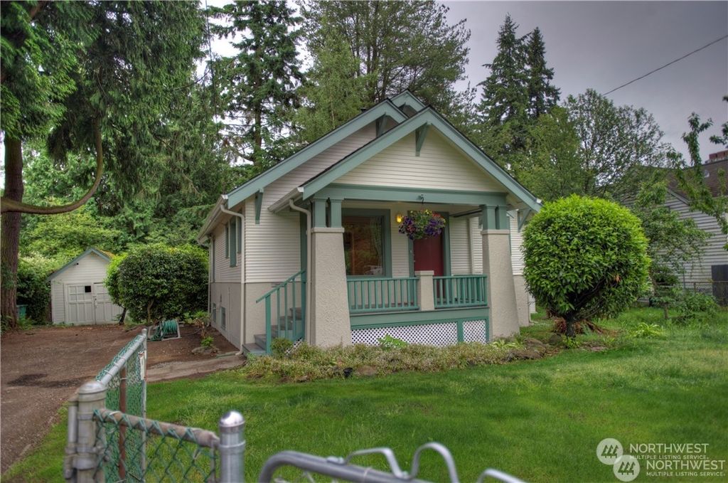 Photo of 1931 NE Northgate Way Way, Seattle, WA 98125 (MLS # 2313484)