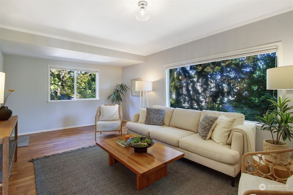 Photo of 915 N 109th Street, Seattle, WA 98133 (MLS # 2305517)