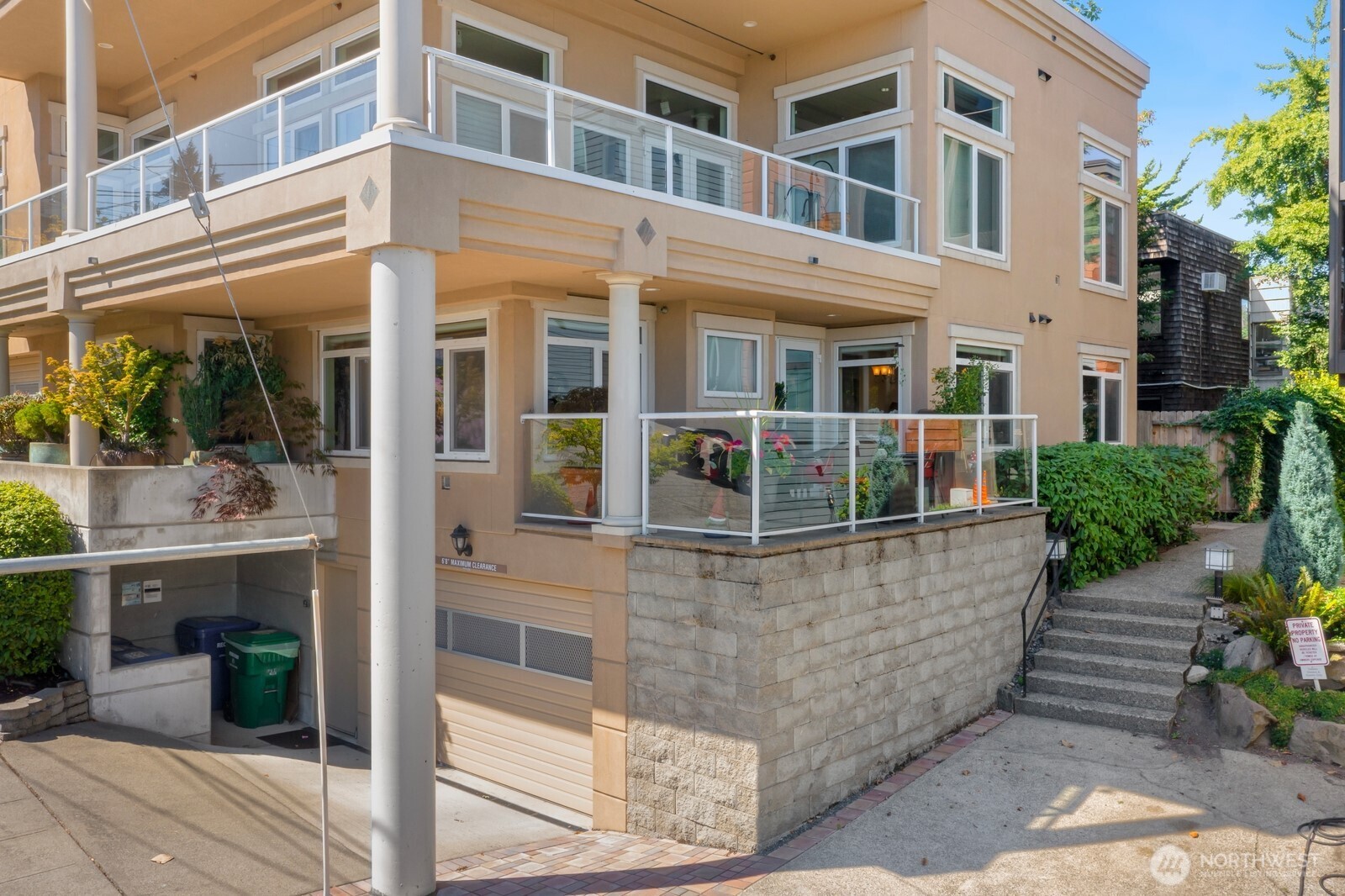 2100 Thorndyke Avenue W 101