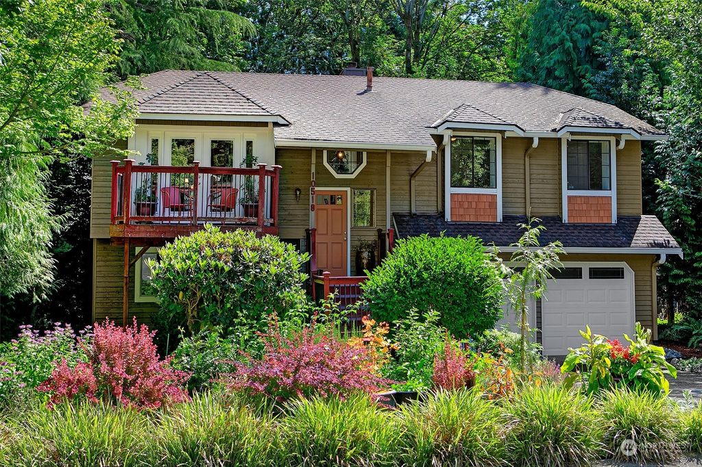 Photo of 10518 181st Avenue NE, Redmond, WA 98052 (MLS # 2145224)