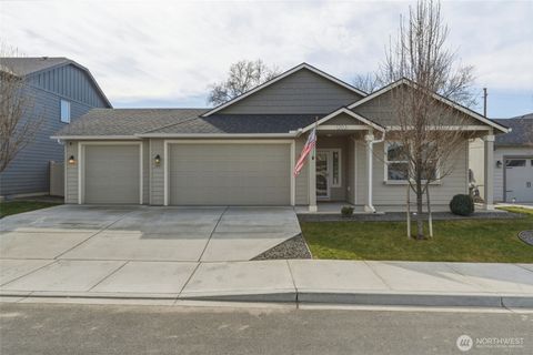 Photo of 1203 SW Julia Street, College Place, WA 99324 (MLS # 2485917)