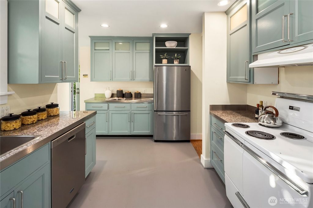 Photo of 7215 W Green Lake Drive N, Seattle, WA 98103 (MLS # 2421480)