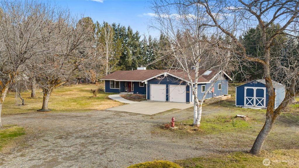 Photo of 2005 E 1st Avenue, Ellensburg, WA 98926 (MLS # 2477108)