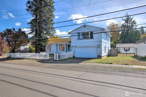 Photo of 327 W Grove Street, Shelton, WA 98584 (MLS # 2593006)