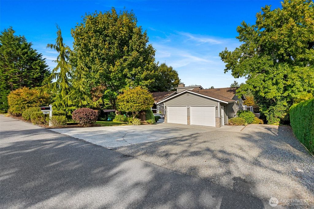 Photo of 8107 144th Drive SE, Snohomish, WA 98290 (MLS # 2401695)