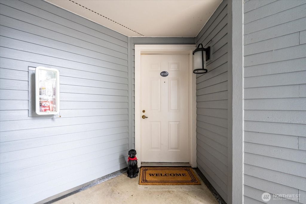 Photo of 250 NW Dogwood Street #D102, Issaquah, WA 98027 (MLS # 2333688)