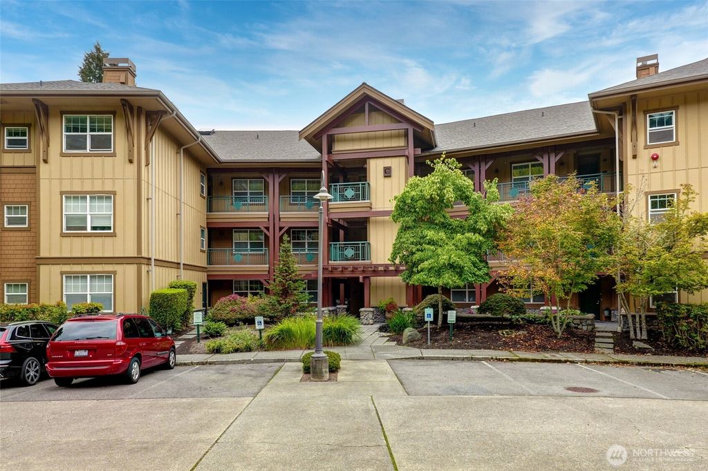 Photo of 1000 Cabin Creek Lane SW #C-205, Issaquah, WA 98027 (MLS # 2331962)