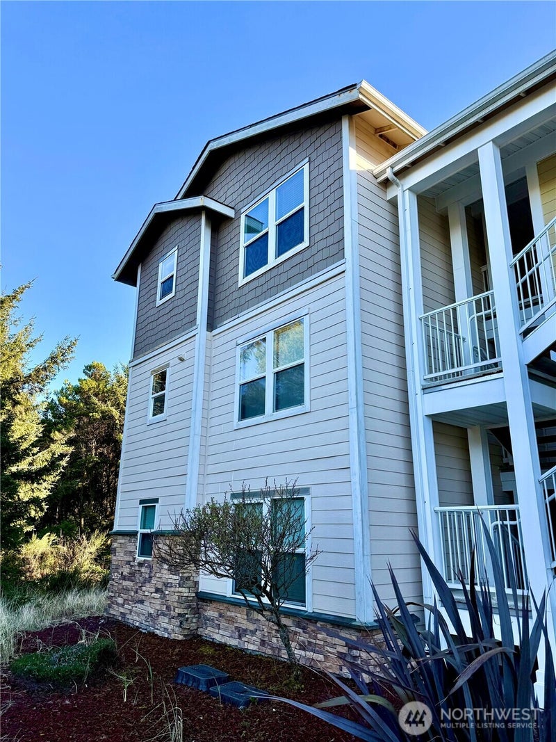 1600 W Ocean Avenue 1311