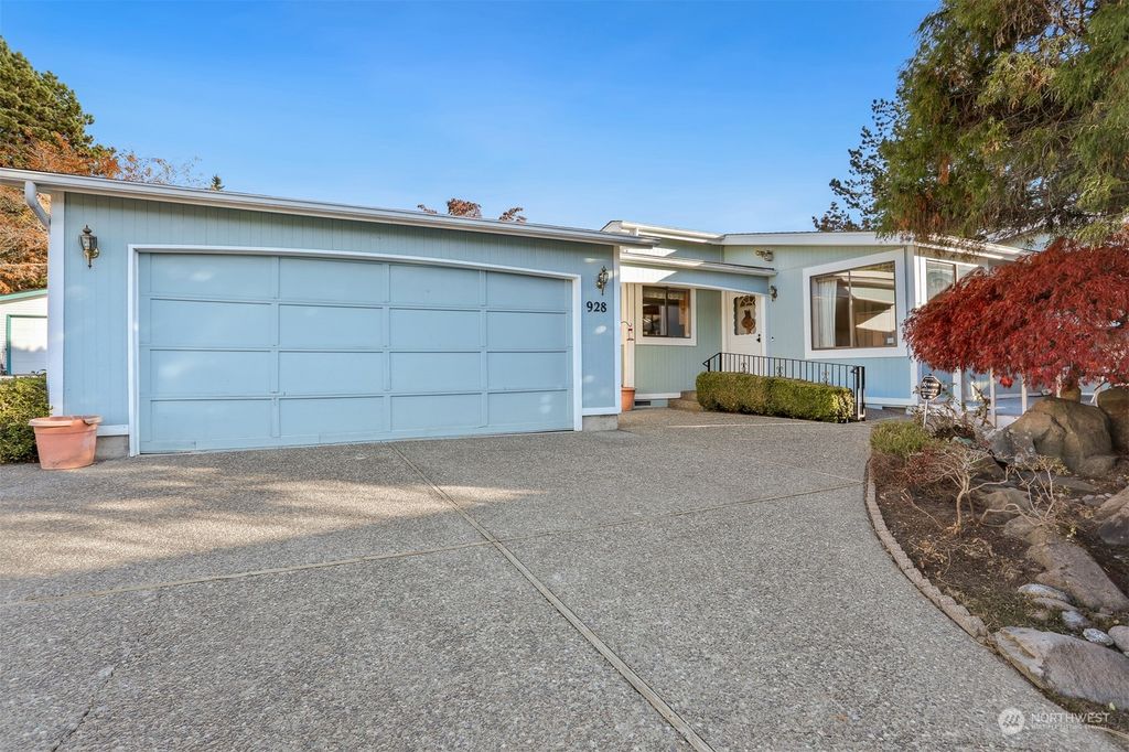 Photo of 928 241st Place SW, Bothell, WA 98021 (MLS # 2024311)