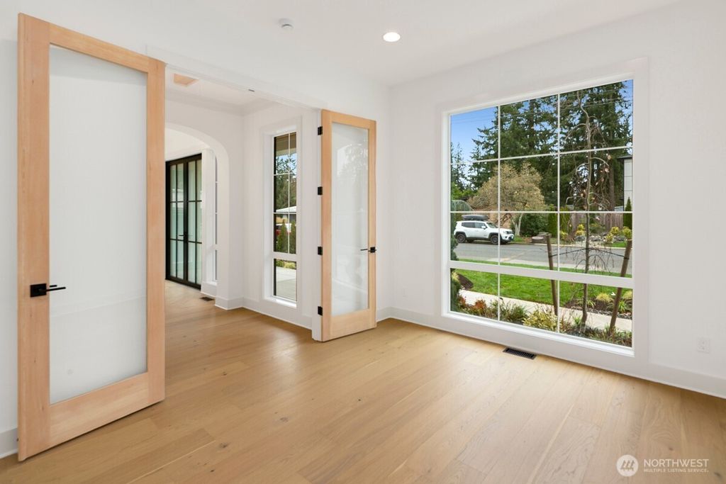 Photo of 15503 SE 24th Street, Bellevue, WA 98007 (MLS # 2493034)