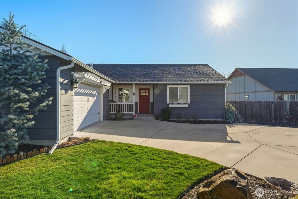 Photo of 360 Austin St, Walla Walla, WA 99362 (MLS # 2468514)