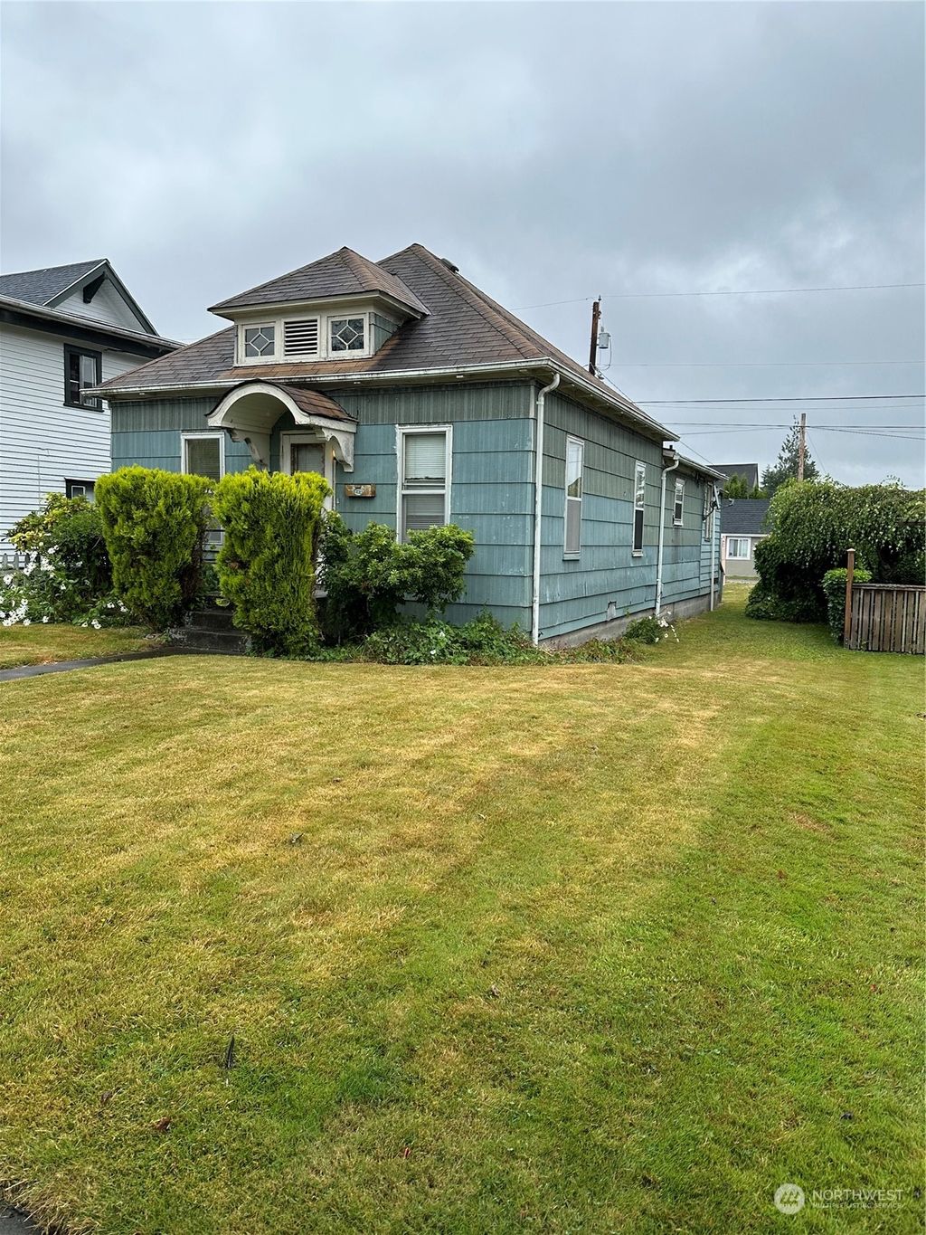 Photo of 1913 Colby Ave Ave, Everett, WA 98201 (MLS # 2271350)