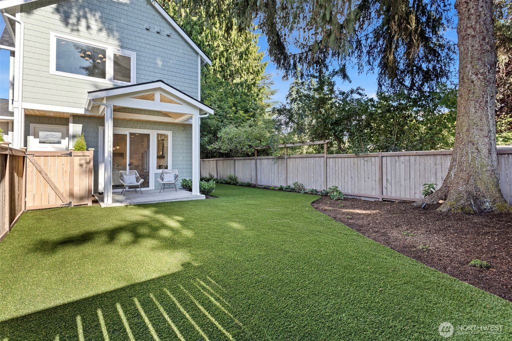 Photo of 12847 NE 113th Street, Kirkland, WA 98033 (MLS # 2391831)