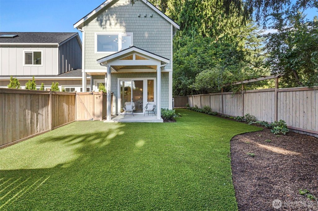 Photo of 12847 NE 113th Street, Kirkland, WA 98033 (MLS # 2391831)