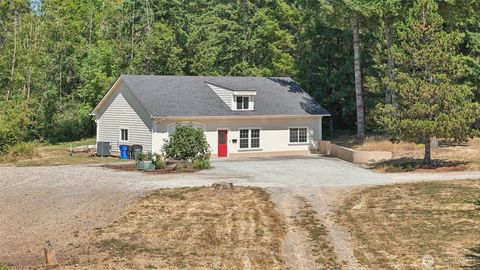 Photo of 10514 NE 337th Street, La Center, WA 98629 (MLS # 2411668)