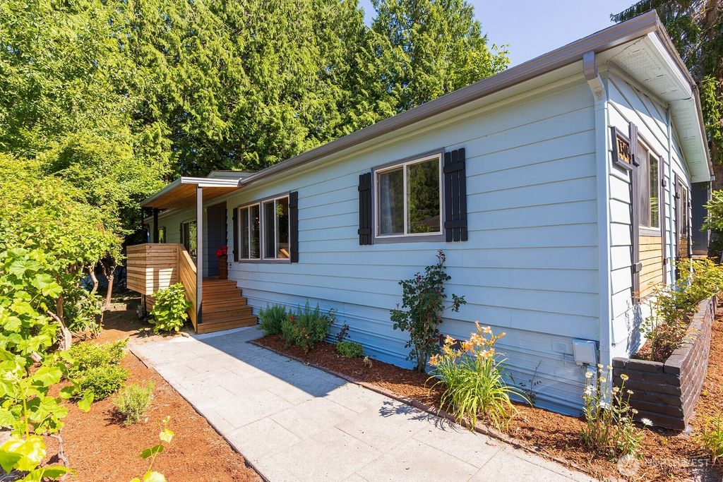 Photo of 1304 93rd Avenue SE, Lake Stevens, WA 98258 (MLS # 2517340)