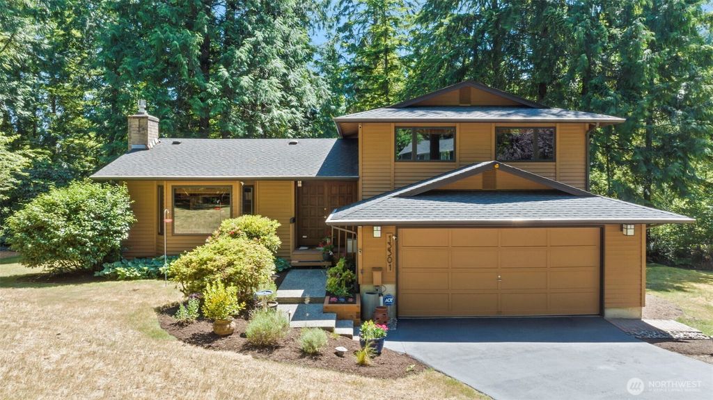 Photo of 13301 NE 190th Place, Woodinville, WA 98072 (MLS # 2544558)