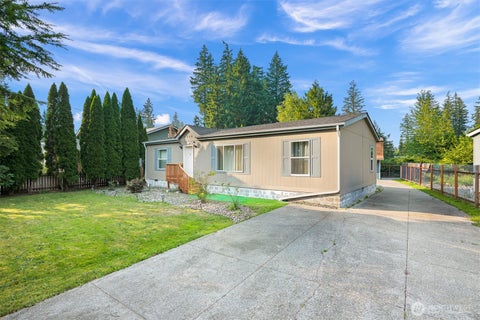 Photo of 6236 Azure Way, Maple Falls, WA 98266 (MLS # 2582099)