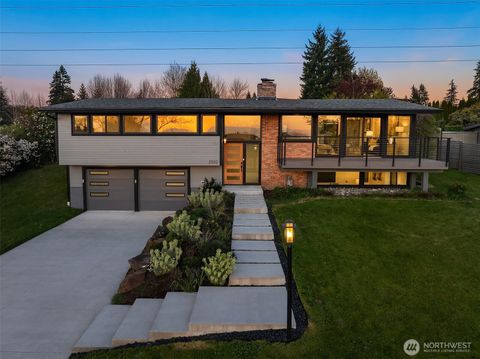 2032 123rd Avenue SE Bellevue WA 98005