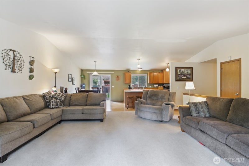 17003 Wisteria Court SE