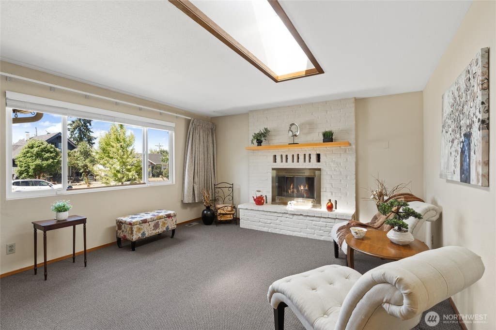 Photo of 6117 S G Street, Tacoma, WA 98408 (MLS # 2570318)