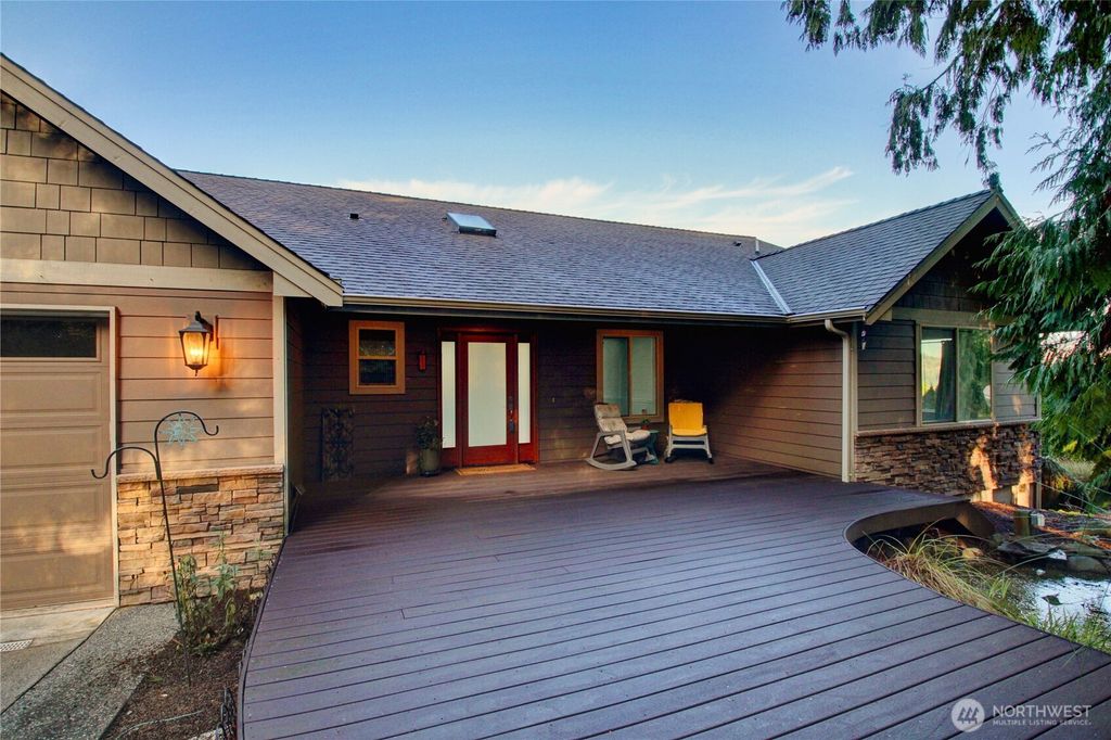 Photo of 23090 Buchanan Street, Mount Vernon, WA 98273 (MLS # 2469885)