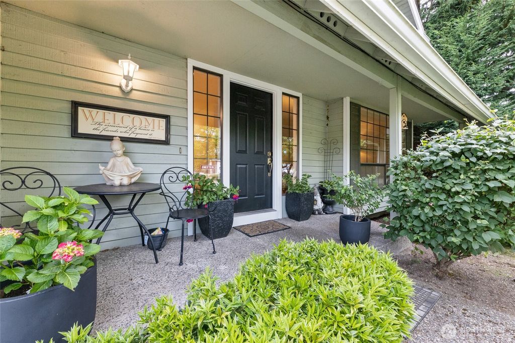 Photo of 18453 135th Place SE, Renton, WA 98058 (MLS # 2398162)
