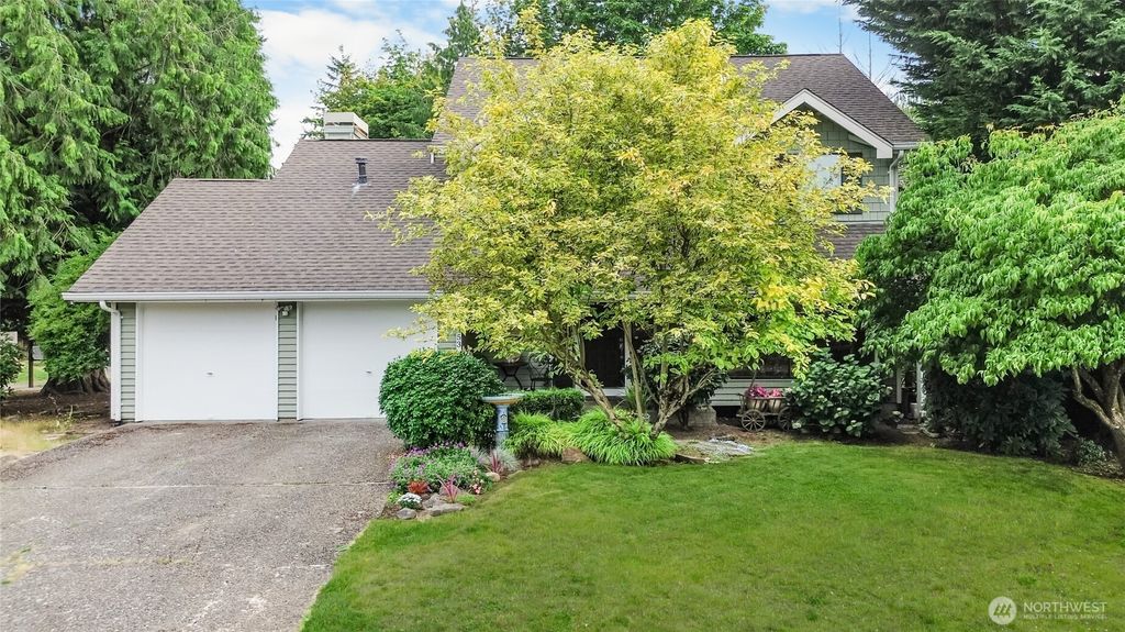 Photo of 18453 135th Place SE, Renton, WA 98058 (MLS # 2398162)