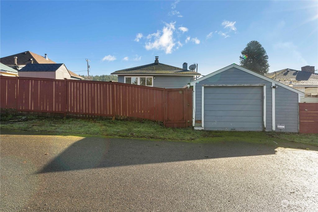 Photo of 25810 Lawson Street, Black Diamond, WA 98010 (MLS # 2315444)