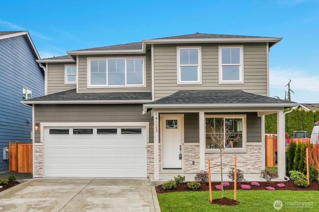 Photo of 14123 15th Avenue W, Lynnwood, WA 98087 (MLS # 2346056)