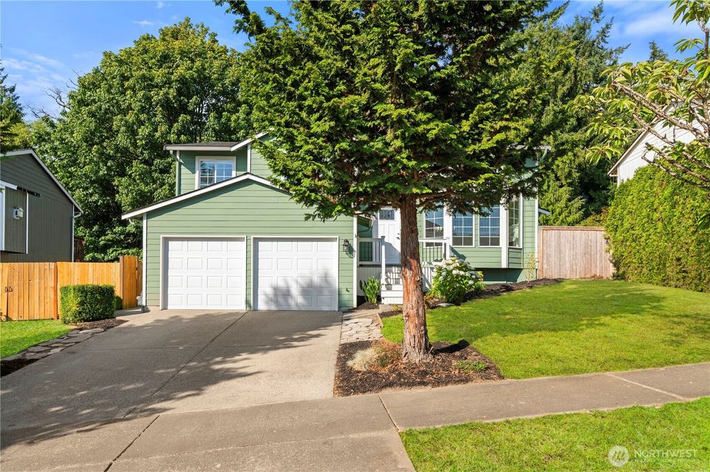 Photo of 8119 Crown Ridge Boulevard, Arlington, WA 98223 (MLS # 2408968)