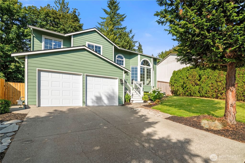 Photo of 8119 Crown Ridge Boulevard, Arlington, WA 98223 (MLS # 2408968)