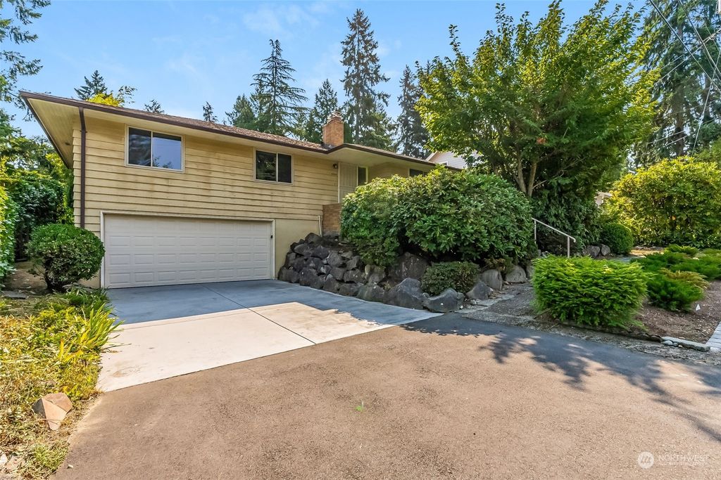 Photo of 4244 89th Avenue SE, Mercer Island, WA 98040 (MLS # 2153755)