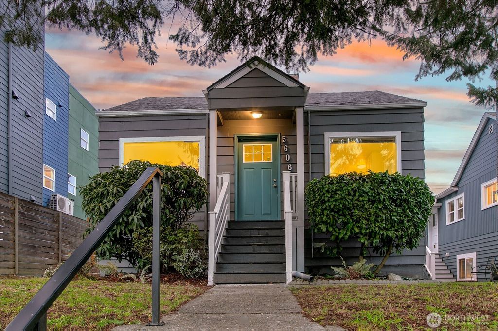 Photo of 5606 25 Avenue SW, Seattle, WA 98106 (MLS # 2346543)