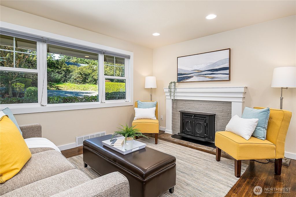 Photo of 17602 Ashworth Avenue N, Shoreline, WA 98133 (MLS # 2357185)