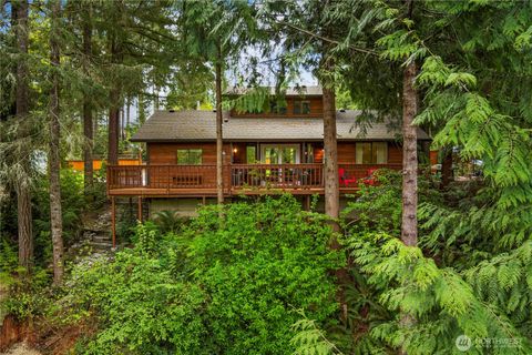 Photo of 360 Kingsway W, Bremerton, WA 98312 (MLS # 2514529)