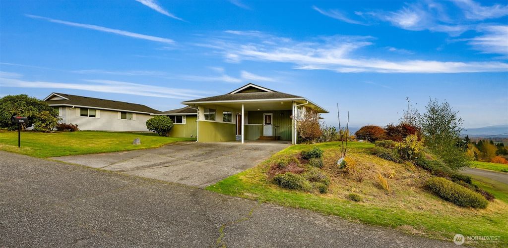 Photo of 6026 Hillcrest Place, Ferndale, WA 98248 (MLS # 2453652)