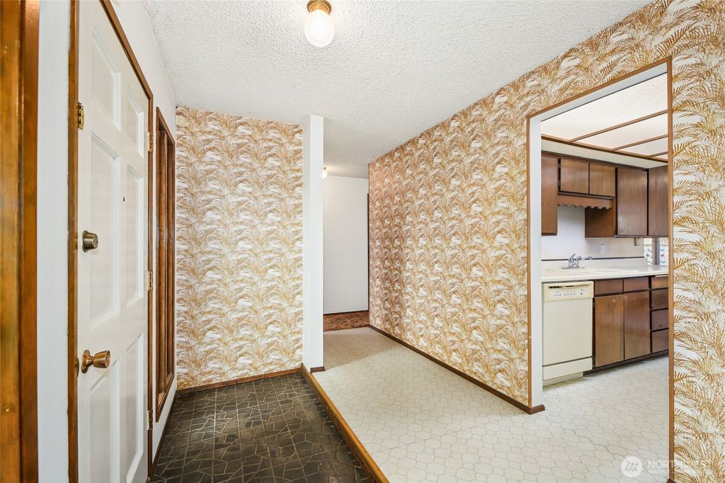 Photo of 11449 SE 225th Street, Kent, WA 98031 (MLS # 2351729)