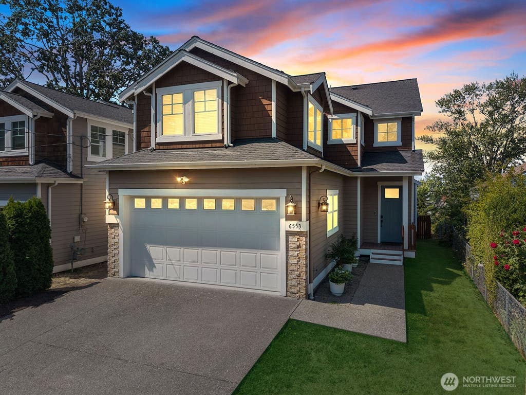 Photo of 6553 51st Avenue S, Seattle, WA 98118 (MLS # 2570317)