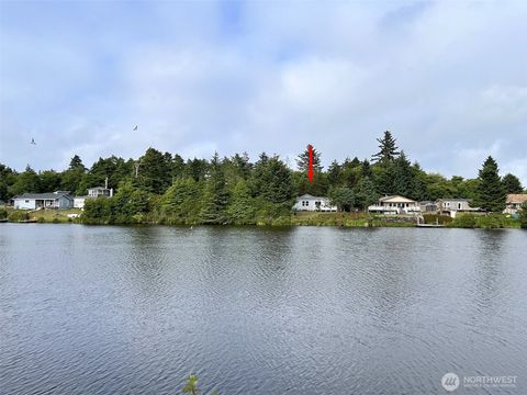 Photo of 687 Copalis Avenue NE, Ocean Shores, WA 98569 (MLS # 2547896)