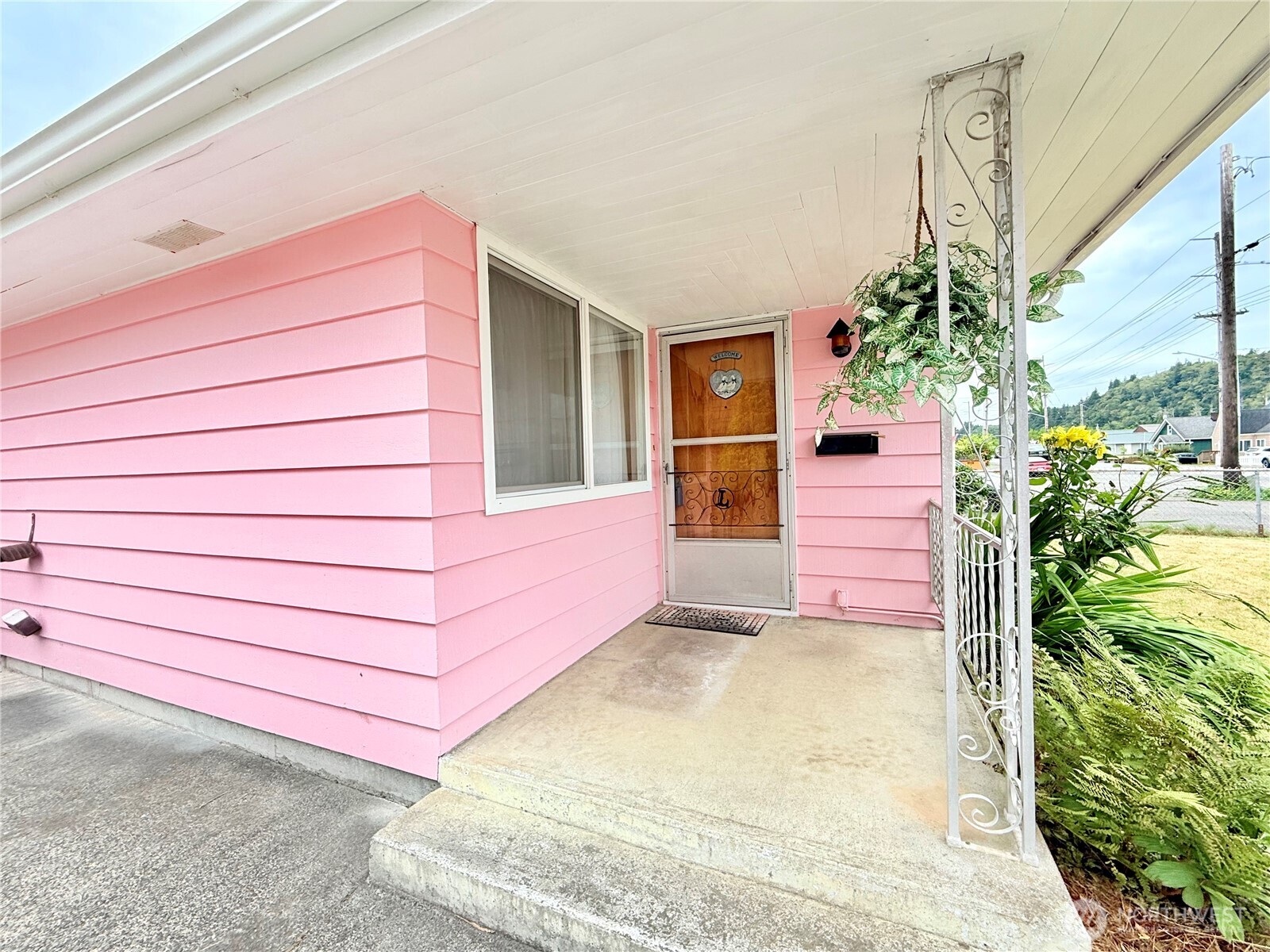 210 W Emerson Ave