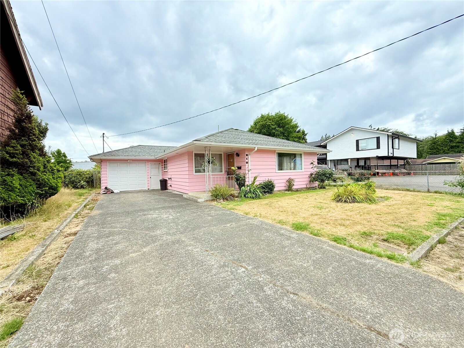 210 W Emerson Ave